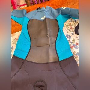 Roxy Black and Teal Surf Wetsuit